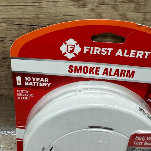 First Alert Smoke Detector Precision Detection White Slim SM210 New Sealed! - Picture 3 of 10